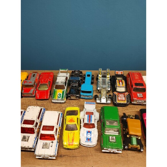 Lot Of 26 VINTAGE Cars & Planes 80' and 90' - Picture 3 of 6